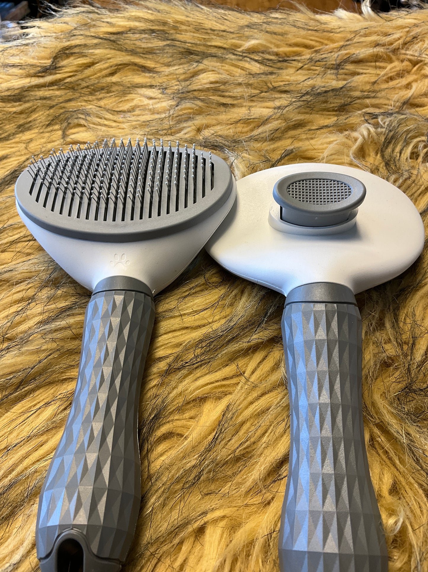 Pet brush