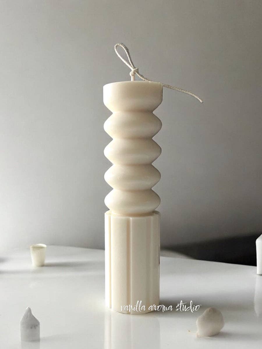 Tessa Pillar Candle: Woody