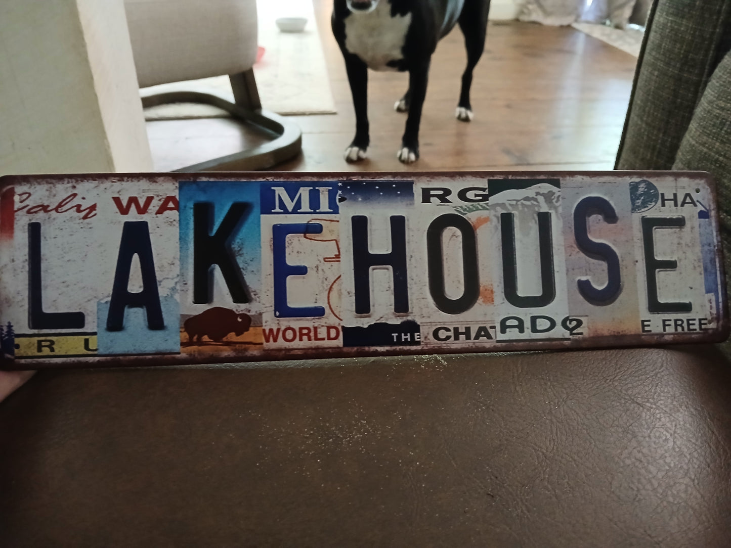 Lakehouse tin sign