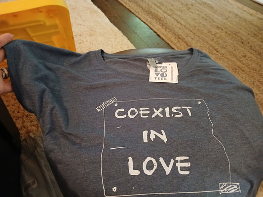 Super Love Tees Coexist in Love tee sz SM