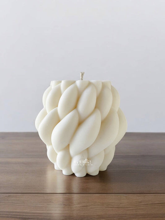 Sophie Braided Sculptural Candle: Floral