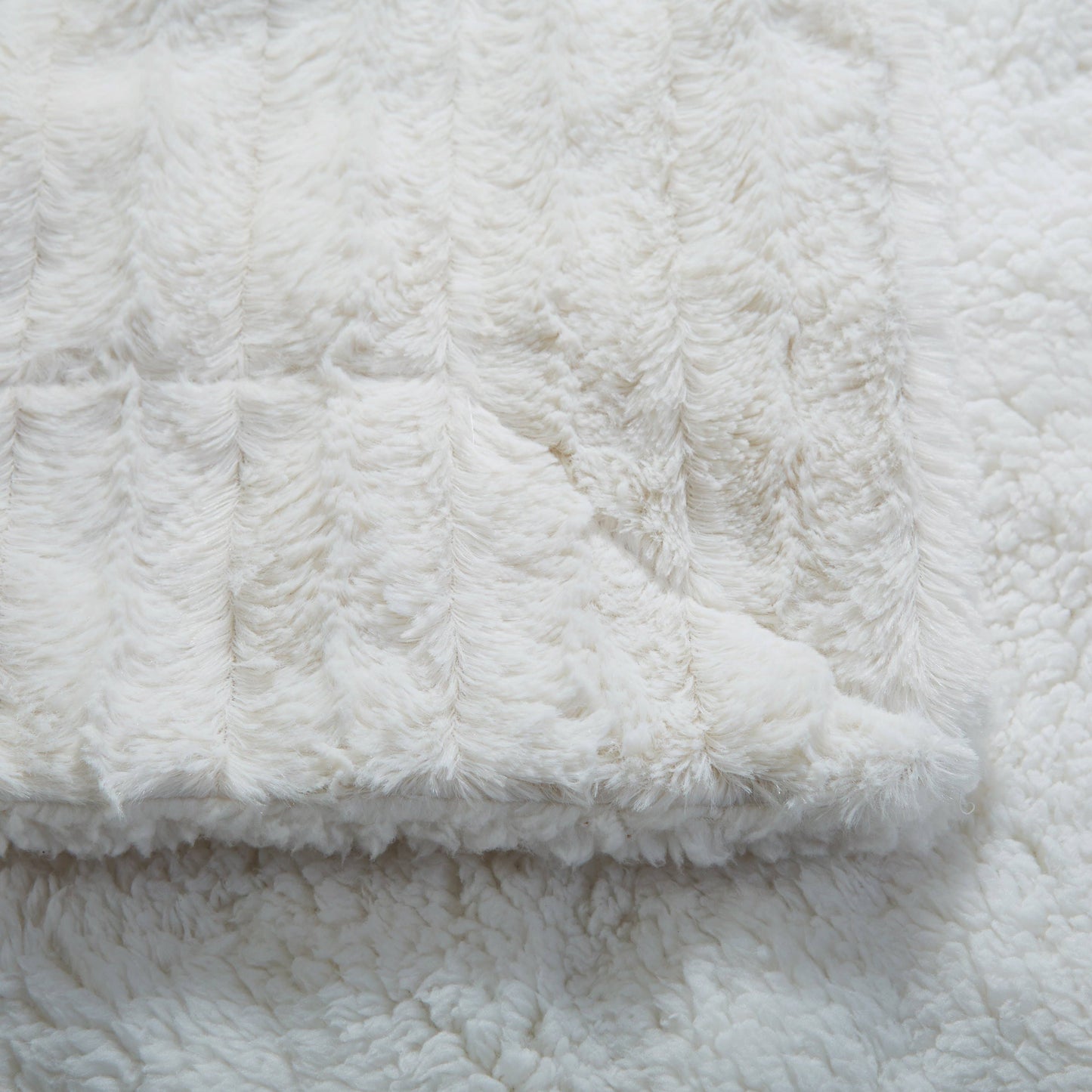 Tache White Ivory Polar Faux Fur with Sherpa Throw Blanket: 50 x 60
