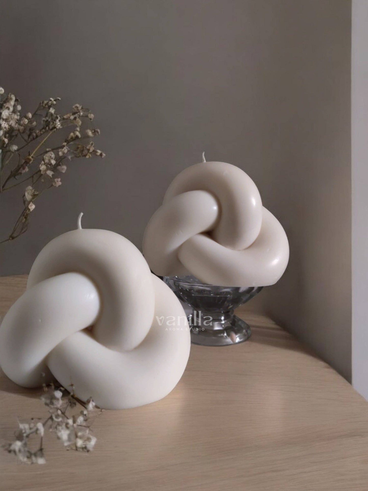 The Knot Sculptural Candle: Floral