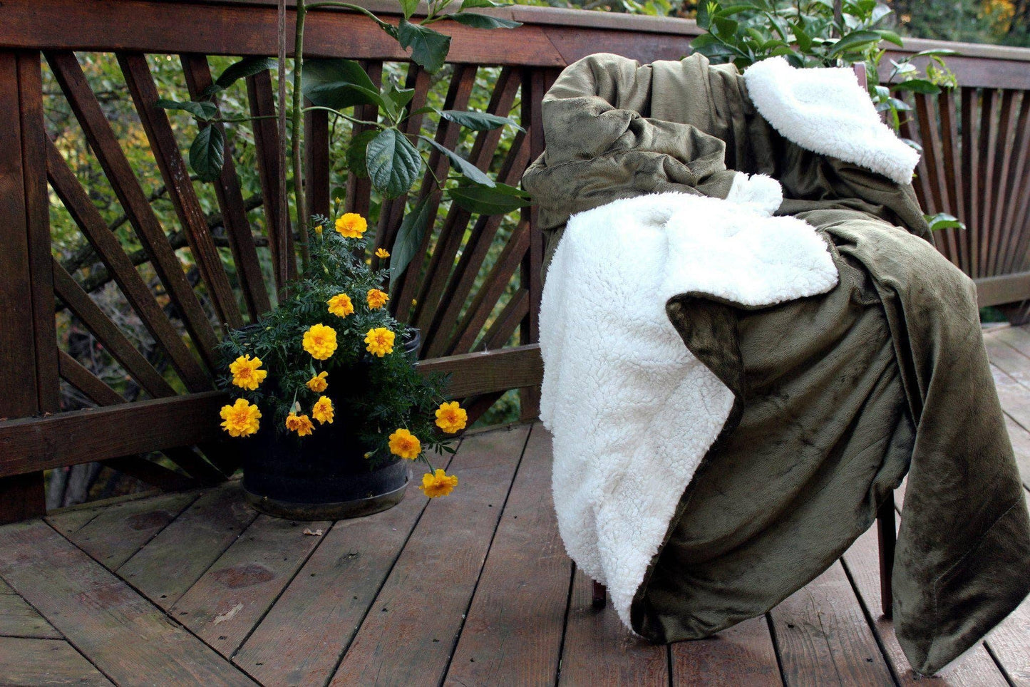Tache Super Soft Evergreen Micro Fleece Green Sherpa Throw Blanket: 50 x 60